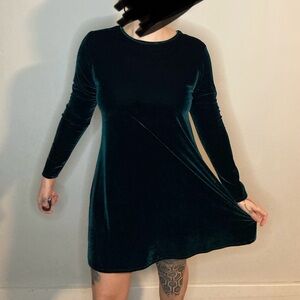 Vintage dark green velvet dress size M